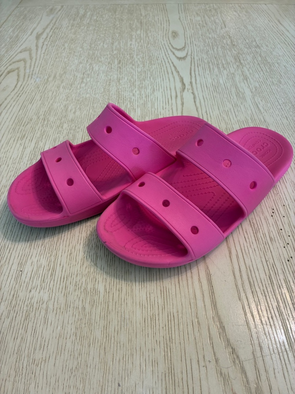 Unisex Crocs Classic Two Strap Sandals (Pink)